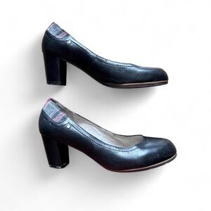 Vintage Black Heeled Pumps / Minimal Classic Block Heel 🖤💋